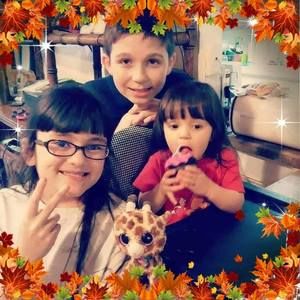 Meet your Posher, Nicole hernandez